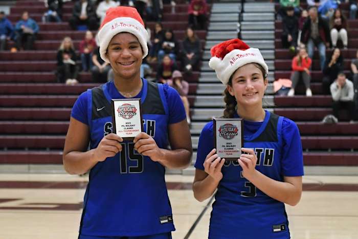 a South Medford Mission Hills girls basketball Oregon POA Holiday Classic December 30 2023 Leon Neuschwander 46
